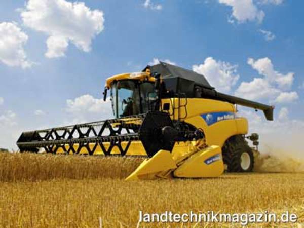 lDie Baureihe CR9000 besteht jetzt aus vier Modellen mit dem einzigartigen Twin Rotor™-System von New Holland: dem CR9060, dem neuen CR9070 Elevation, dem CR9080 und dem leistungsstärkeren CR9080 Elevation (im Bild).
