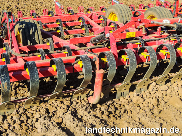 Bild: Agritechnica Neuheiten Silbermedaille 2015 für Väderstads Methode zur automatischen Maschineneinstellung, VÄDERSTAD GmbH, Werder, Deutschland, Halle 12, Stand B24.