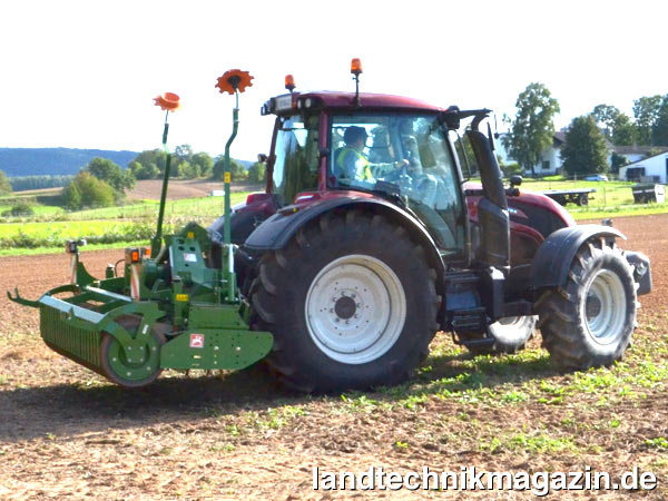 Bild: Die maximale Hubkraft des Heckkrafthebers des Valtra N104 beträgt 63 kN, für die Modelle N114E und N124 sind neben den 63 kN auch optional 78 kN möglich und die Modelle N134, N154E und 174 haben immer 78 kN.