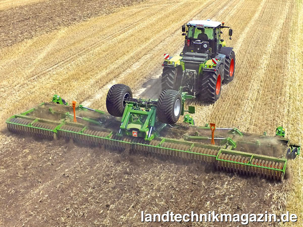 lDer neue Amazone Catros+ 12003-2TS verfügt über 12 m Arbeitsbreite. Mit dieser Kompaktscheibenegge sollen hohe Flächenleistungen möglich sein.