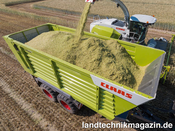 XL-Bild: Die neuen Claas Häckseltransportwagen CARGOS 740, CARGOS 750 und CARGOS 760 bieten nach Herstellerangaben ein Ladevolumen von 36,5 m³, 42,5 m³ respektive 48,5 m³. Mit optionalen Bordwandaufsätzen steigen die Ladevolumina auf 38,5 m³, 44,5 m³ beziehungsweise 51 m³.