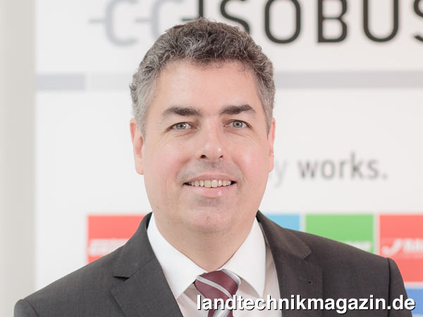 lDas Competence Center ISOBUS e.V. hat Frank Meyering zum neuen Geschäftsführer ernannt. Timur Dzinaj wird zukünftig in veränderter Funktion für das CCI tätig sein.j wird zukünftig in veränderter Funktion für das CCI tätig sein.