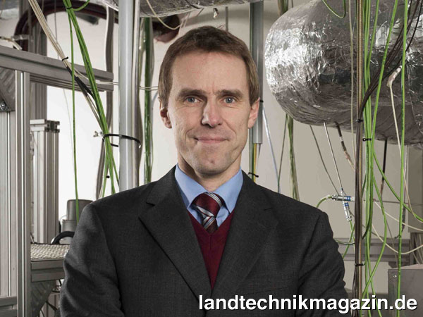 Bild: ... und Prof. Dr. Thomas Wetzel, Sprecher des Topics Erneuerbare Energien am KIT, werden das KIT im Direktorium des FVEE vertreten.