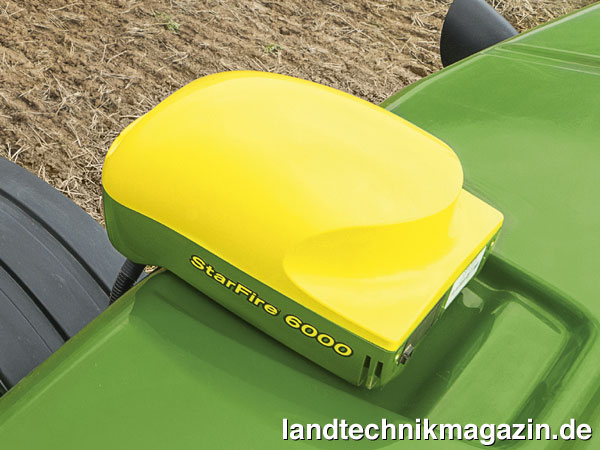 lDer neue John Deere StarFire 6000 Satellitenempfänger bietet gegenüber dem Vorgänger Starfire 3000 laut Hersteller sowohl eine verbesserte Genauigkeit als auch mehr Signalstabilität.