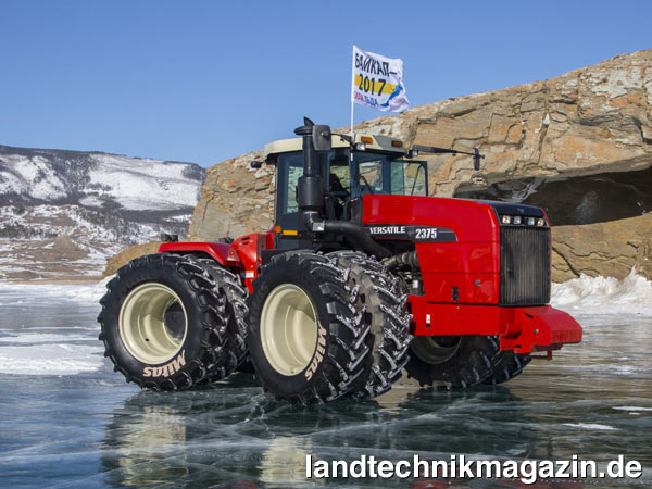 lDas Eis des Baikalsees war im März 2017 etwa einen Meter dick und konnte den Versatile 2375 mit Doppelbereifung von Mitas AC85 Reifen der Dimension 520/85R42 tragen.