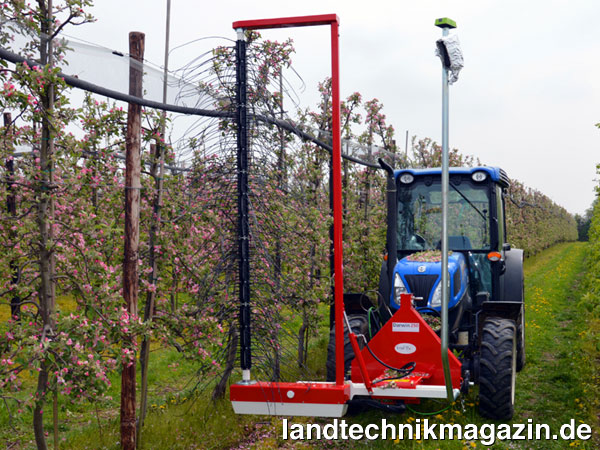 Bild: Innovation Award Agritechnica 2017 Neuheiten Silbermedaille für SmaArt Kamerasystem für die automatisierte Blütenausdünnung mit Darwin, Fruit-Tec Adolf Betz, Halle 21, Stand E10.