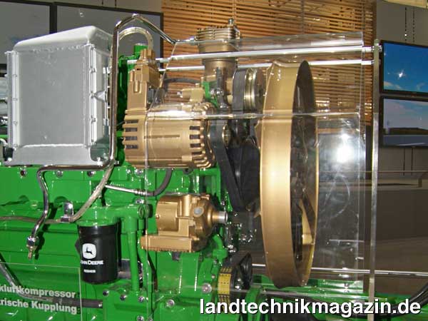 Bild: Der Kurbelwellen-Generator liefert die elektrische Antriebsleistung für die sonst üblicherweise mechanisch vom Motor direkt angetriebenen Nebenaggregate wie Lüfterantrieb, Druckluft-...