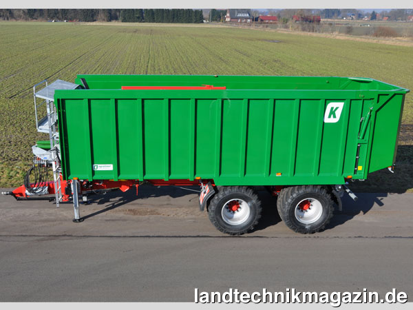 lKröger liefert den agroliner Tandem-Abschiebewagen TAW20 jetzt optional mit verlängertem Aufbau für mehr Ladevolumen.