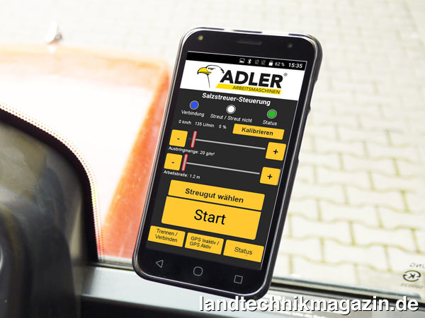 XL-Bild: Das Design der Adler App ist übersichtlich: Mit dem Smartphone kann der Fahrer Menge und Arbeitsbreite der Salzstreuer ST-E variieren.