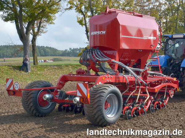 XL-Bild: Horsch zeigt mit der neuen Avatar 3 SD ein kleineres Modell aus der Familie der Sämaschinen mit Scheibenscharen. Die schlanken Scheiben bieten bis zu 310 kg Schardruck.