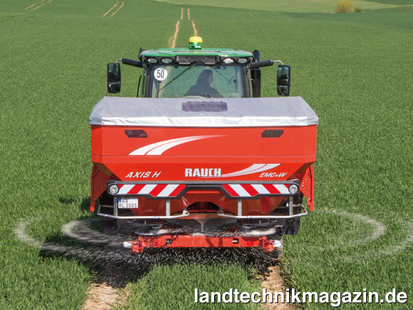 lDie neuen Rauch AXIS H und AXIS M 50.2 EMC+W Düngerstreuer sind jetzt mit dem serienmäßigen neuen Elektronik-Konzept optimal auf die Herausforderungen des Digital-Farmings vorbereitet.