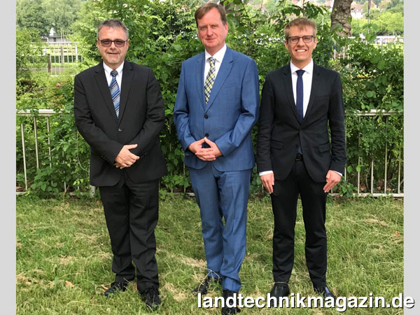 lNach der Stabübergabe im VDMA-Arbeitskreis Ersatzteilwesen (v.l.): Fritz Rheindorf (John Deere), Heiner Buschhoff (Claas), Christoph Götz (VDMA Landtechnik). Bild: Lehmann