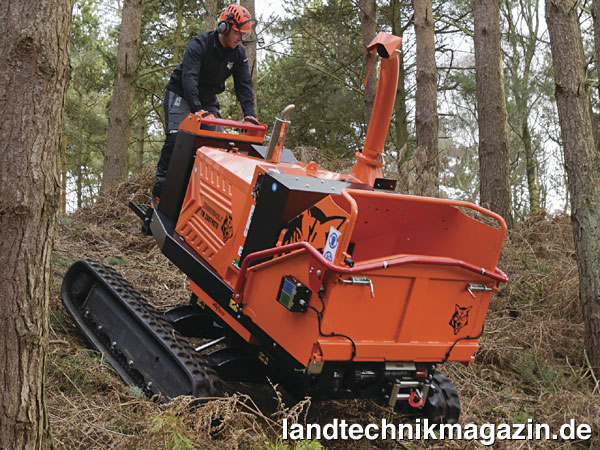 Bild: Große Laufbänder und ein kraftvoller Raupenantrieb sollen es ermöglichen, mit dem Timberwolf-Häcksler TW 280TVGTR auch bei schwierigsten Bodenverhältnissen zu arbeiten.