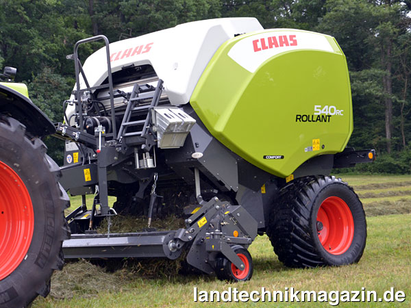 lMit der neuen Festkammer-Rundballenpresse ROLLANT 540 RC zeigt Claas den Nachfolger der ROLLANT 374 und 375, die sich durch die neue Optik leicht identifizieren lässt.