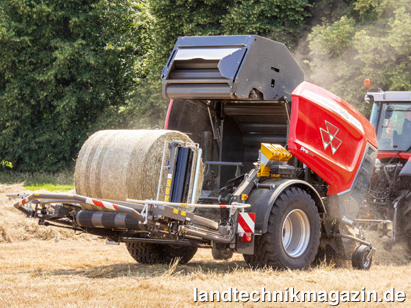 Bild: Die neue Massey Ferguson Wickelvorrichtung Protec erweitert die Festkammerpresse MF RB 3130F und die variable Presse MF RB 4160V zur Press-Wickel-Kombination.