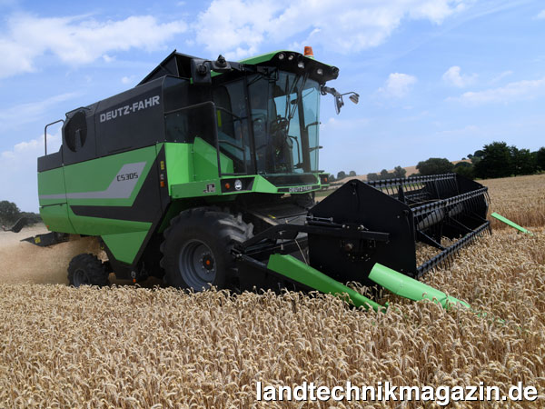 lDeutz-Fahr zeigt mit dem neuen C5305 Mähdrescher der Serie C5000 mit einer maximalen Motorleistung von 132/180 kW/PS und einem 4.600 l fassenden Korntank einen typischen Bauern-Drescher.