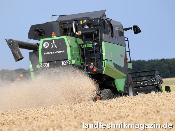 Bild: Der neue Deutz-Fahr C5305 Mähdrescher kann optional mit einem Spreuverteiler und einem Strohäcksler ausgerüstet werden.