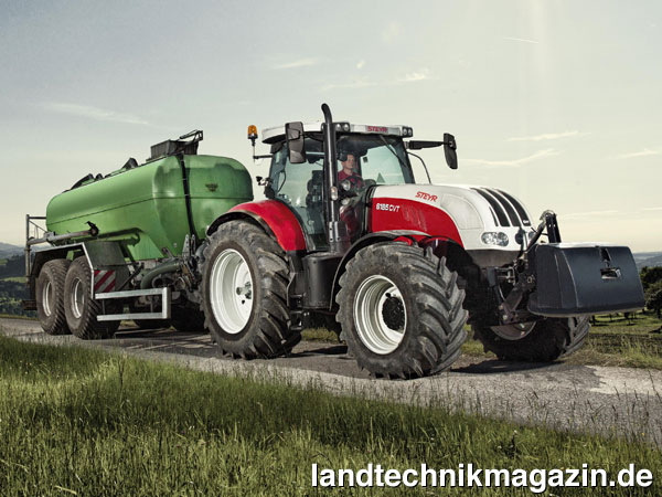 lNeue Steyr 6185 bis 6240 CVT mit Druckluftbremsanlage können für 436 Euro mit der S-Brake-Option ausgestattet werden, die Anhänger, Ladewagen, Ballenpressen oder Güllefässer automatisch verzögert.