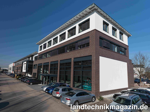 XL-Bild: Das neue Vogelsang Verwaltungsgebäude mit Showroom am Unternehmenssitz in Essen/Oldb.
