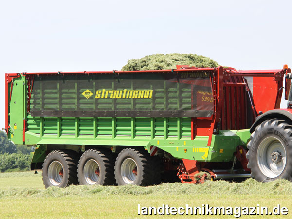 lDer neue Profi-Rotorladewagen Strautmann Magnon CFS, der die Modelle 430, 470 und 530 umfasst, wurde neu konzipiert und fasst 42 bis 52 m³.
