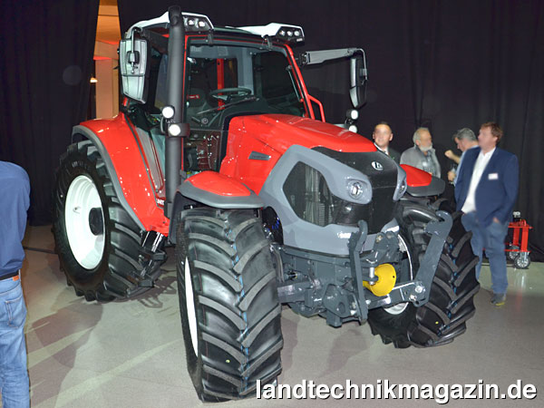 XL-Bild: Lindner präsentiert auf der Agritechnica 2019 den neuen Lintrac 130 als Erweiterung der Lintrac-Baureihe nach oben. Mittelfristig löst der Lintrac 130 die Modelle Geotrac 124 und 134 ab.