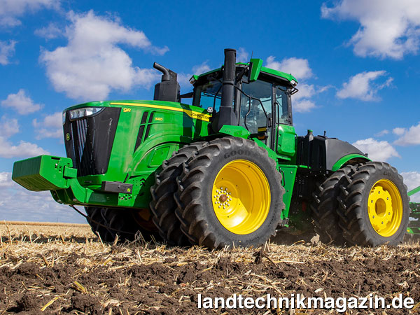 lFür alle fünf neuen Radtraktoren John Deere 9R 440, 9R 490, 9R 540, 9R 590 und 9R 640 kann jetzt die HydraCushion-Vorderachsfederung bestellt werden.