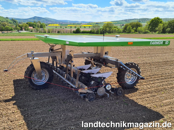 XL-Bild: SIMA Innovation Awards 2021 Bronzemedaille: Stecomat, Farmdroid FD20 – Roboter für Aussaat und mechanische Beikrautregulierung.