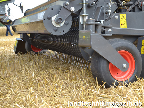 Bild: Die Claas QUADRANT EVOLUTION sind mit der neuen HD Pickup mit zwei Kurvenbahnen ausgestattet, die über fünf Zinkenreihen verfügt.