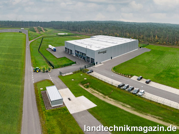 XL-Bild: Das neue Krone Validierungszentrum Future Lab in Lingen verfügt über drei Großprüfstände, zwei Servohydraulik- und einen Leistungsprüfstand.