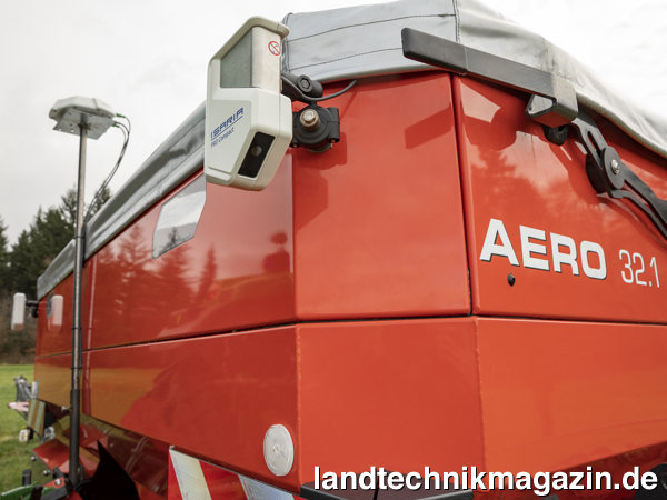 lRauch Düngerstreuer können jetzt ab Werk mit Fritzmeier ISARIA Pro Compact Pflanzen-Sensoren bestellt werden.