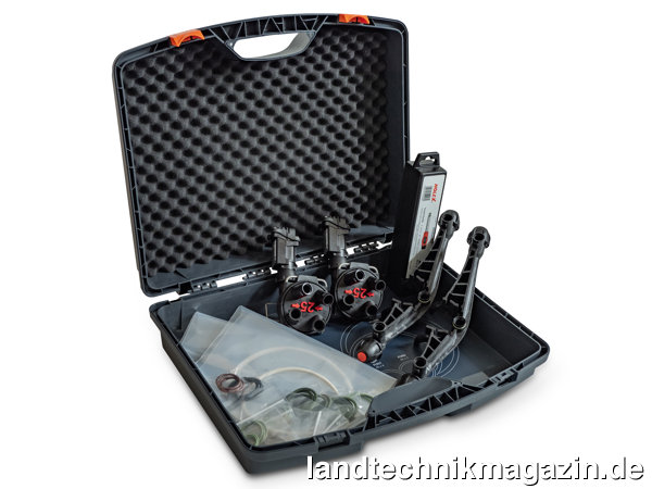 lMit den neuen AidPacks bietet Amazone ab sofort die wichtigsten Originalverschleiß- und Ersatzteile für Amazone Pflanzenschutzspritzen in handlichen Kunststoffkoffern an. Im Bild zu sehen ist das Amazone AidPack für die elektrische 3-fach-Einzeldüsenschaltung AmaSwitch.