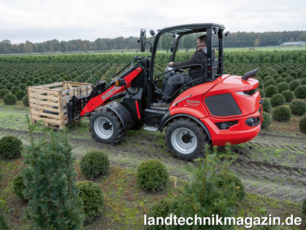 XL-Bild: Manitou erweitert seine Knicklader um MLA 2-25H, MLA 3-25HC, MLA 3-25H, MLA 4-50HC, MLA 4-50H und MLA 5-50H sowie sechs neue Gehl-Modelle AL230, AL320, AL330, AL420, AL430 und AL530. Der MLA 5-50H (im Bild) mit 48 PS ist das Flaggschiff der Baureihe.