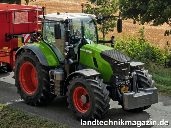 lDie neue Fendt Serie 700 Vario Gen7 umfasst die fünf Modelle 720, 722, 724, 726 und 728, die mit einem neuen 7,5-l-AGCO-Power-Motor und dem neuen Vario-Getriebe TA 190 ausgestattet wurden.