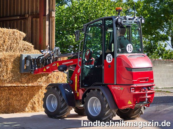 lDer voll elektrisch angetriebene Radlader Weidemann Hoftrac 1190e wurde mit einer Lithium-Ionen-Batterie und einer neuen Kabine ausgestattet.