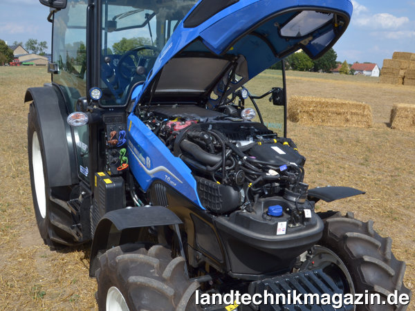Bild: Die Spezialtraktoren T4.90, T4.100, T4.110 und T4.120 stattet New Holland mit dem F5C, einem FPT 4-Zylindermotor mit vier Ventilen pro Zylinder und 3,6 l Hubraum aus.