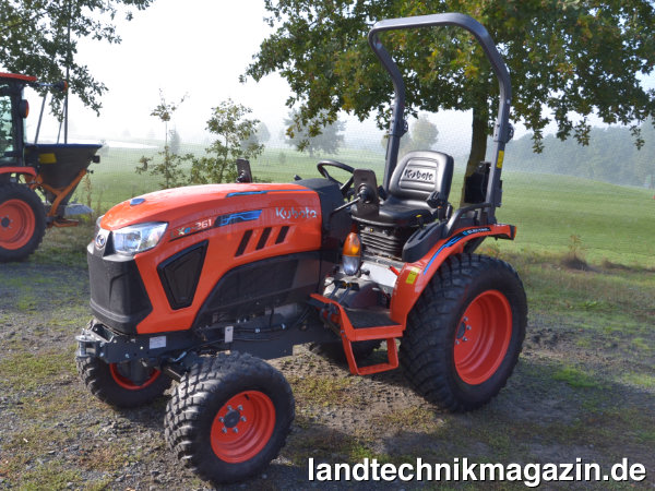 lDer neue, elektrische Kompaktschlepper Kubota LXe-261 soll ab April 2023 mit einem Mietmodell erhältlich sein.