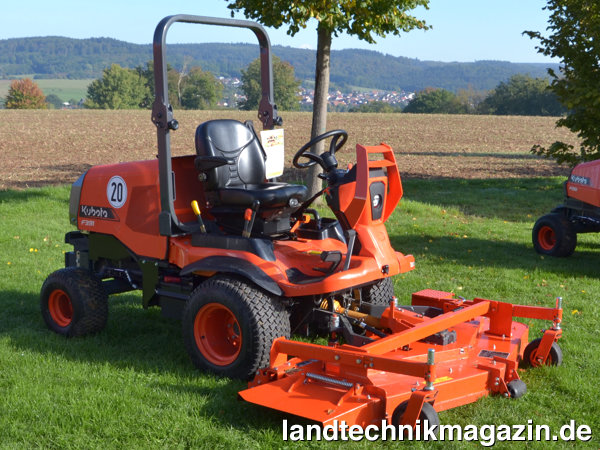 XL-Bild: Der neue Großflächenmäher Kubota F-391 ist mit einem 38-PS-Motor ausgestattet und umfasst einen 61-l-Tank.