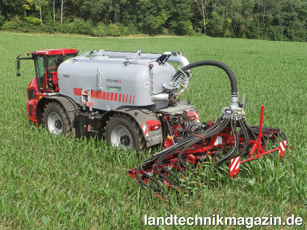 XL-Bild: Holmer konzipierte die neue Güllehacke SecatFlex SL für den Terra Variant 435 und die Arbeit in stehenden Maisbeständen.