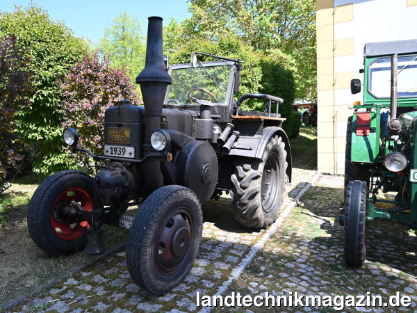 XL-Bild: Am 21. Mai 2023 findet im Deutschen Landwirtschaftsmuseum Schloss Blankenhain das traditionelle Traktorentreffen statt.