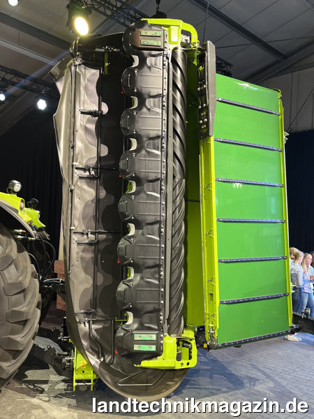 Bild: Alle neuen Claas DISCO 9700 Mähwerke können optional mit den ströhmungsoptimierten Verschleißkufen für 15 mm Schnitterhöhung ausgestattet werden.
